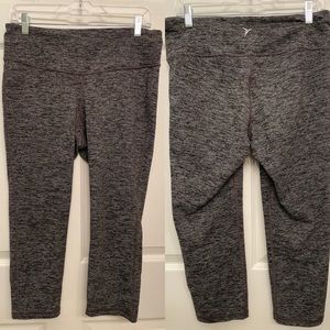 Old Navy Active Go-Dry crop leggings with waist pocket